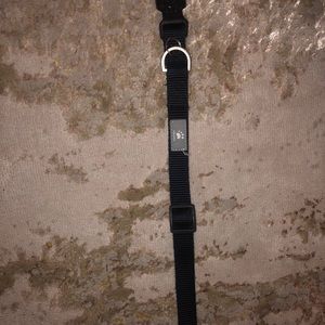 Black top paw collar